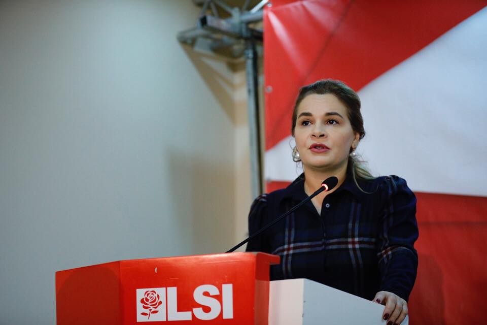 Ekskluzive/ Çfarë i tha Kryemadhi rrethit të ngushtë në Durrës për koalicionin me PD-në