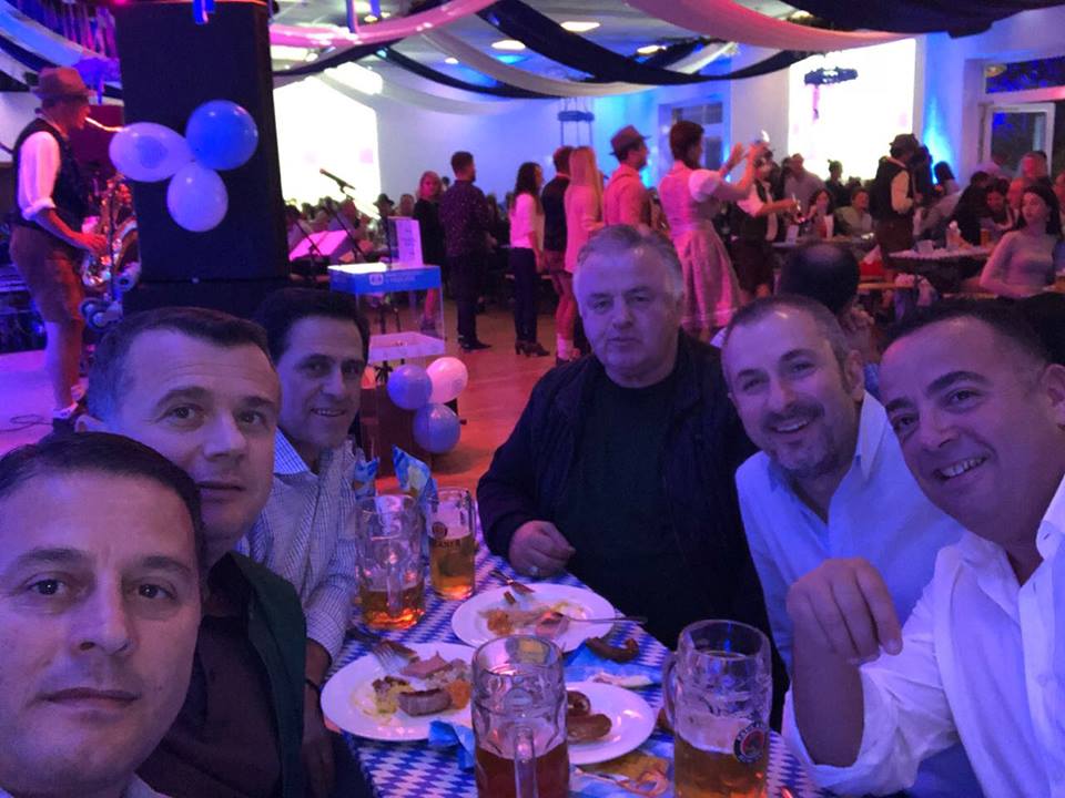 “Birra, mish e muzikë” si e kaluan fundjavën pesë deputetët socialistë