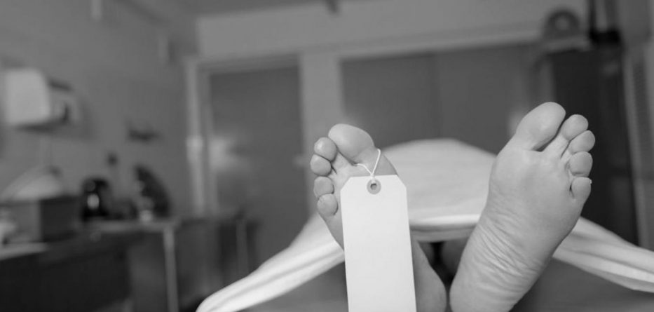 Burri zgjohet në mes të funeralit të tij