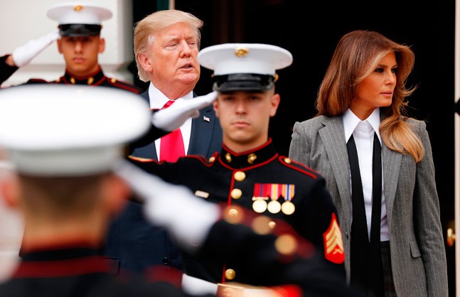 Zonja e parë reagon pas kritikave për veshjen (FOTO)