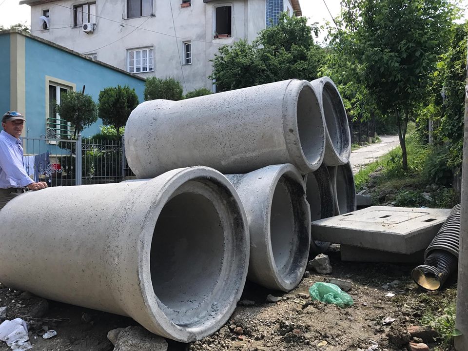 Përfundon projekti në Kodër-Vilë, e gjithë lagjja me rrjet të ri kanalizimesh për ujërat e ndotura