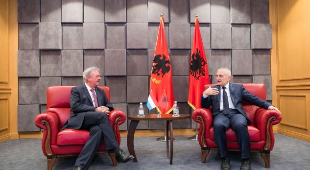 Ministri i Jashtëm i Luksemburgut takon Metën
