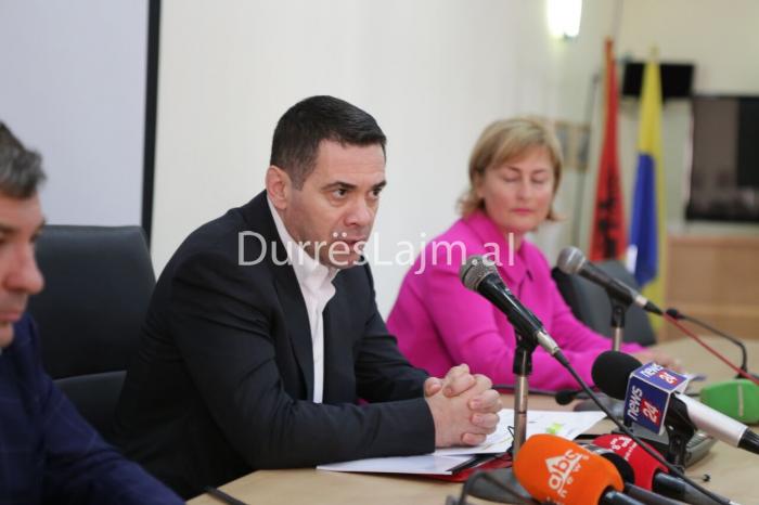 Ministri Ahmetaj prezanton projektbuxhetin dhe paketën fiskale në Durrës (FOTO+VIDEO)