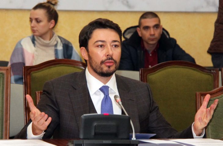 Shkëlzen Berisha: Rama është peng i trafikantëve, gazetarëve s’duhet t’u bëjë përshtypje…