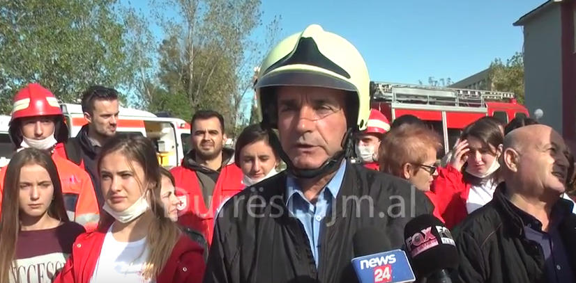 Durrës, Shërbimi Zjarrfikës fushatë sensibilizuese në gjimnazin “Leonik Tomeo” (VIDEO)