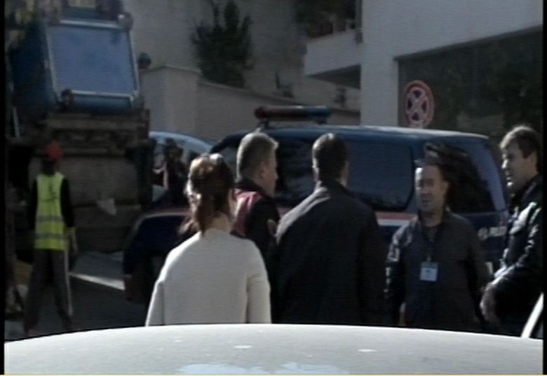 Përfundon kontrolli, ja çfarë morën hetuesit në shtëpinë e Tahirit