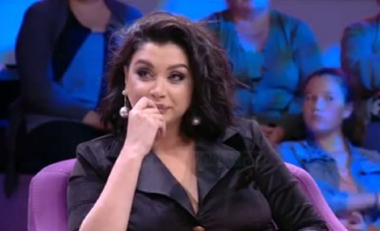 VIDEO/ E pyesin nëse është xheloze për Alban Hoxhën, Çiljeta i ‘shkrin’ të gjithë