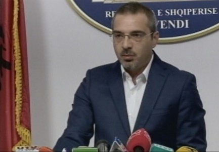 Kërkesa për arrestimin e Saimir Tahirit, ja çfarë shkruan ‘Zëri i Amerikës’