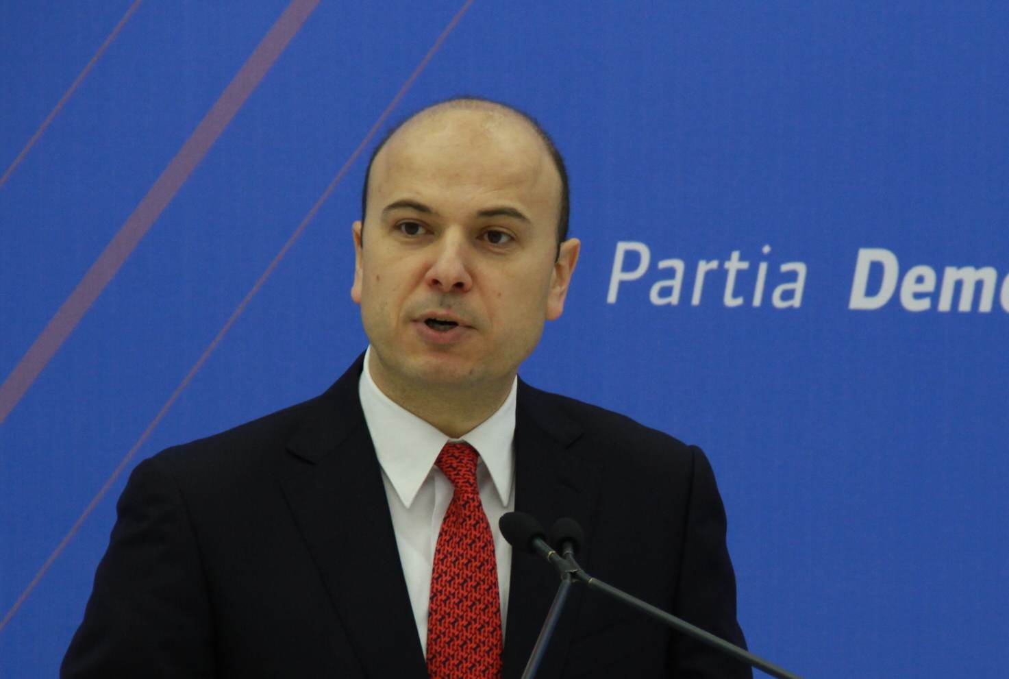 “Saimir Tahiri tentoi vetëvrasje në Itali”