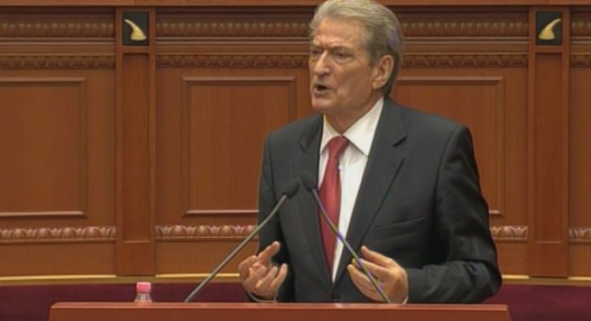 Berisha: Olsi Rama kaloi kufirin me makinën e kokainës, ja targa dhe data