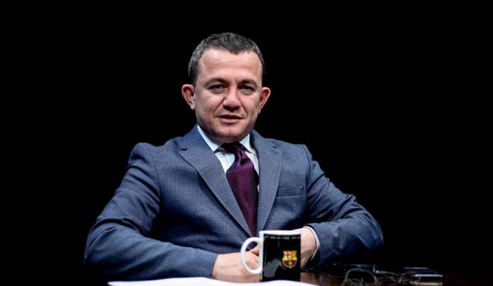 Ironia e gazetarit kosovar: Rama na mori 4 zv/ministra për të prashitur kanabis