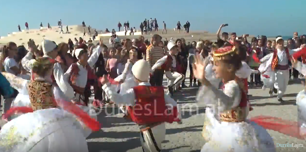 Lumturimi i Nënë Terezës sjell këtë atmosferë te Sfinksi (VIDEO)