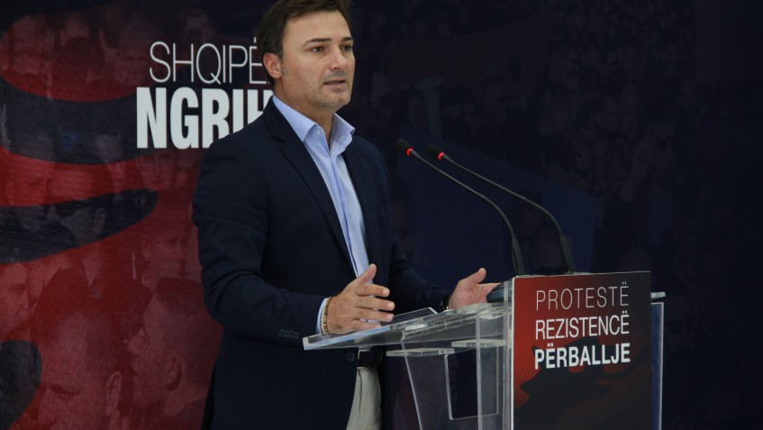 Përjashtimi i Bashës nga Kuvendi/ Alibeaj: S’ka për të ndodhur kurrë të na mbyllin gojën