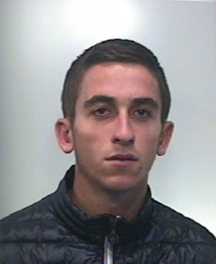 EMRI/ I riu shqiptar arrestohet me 55 mijë euro drogë