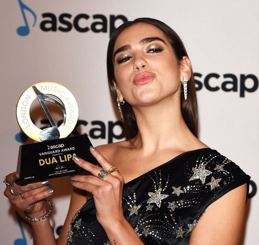 Dua Lipa merr çmim për kontributin e saj në muzikë
