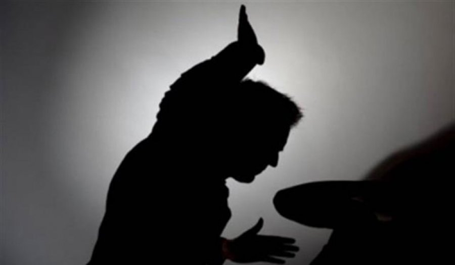 Dhunoi fizikisht të atin, arrestohet 27-vjeçari