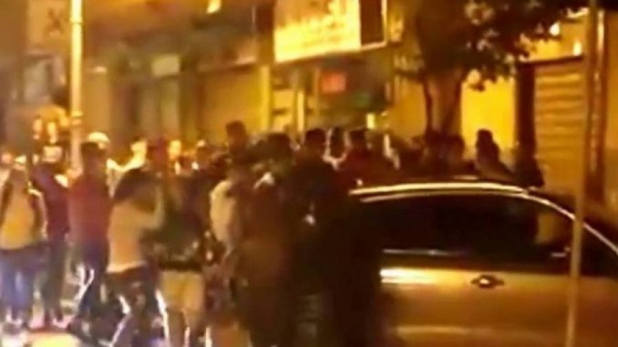 Shqiptari plagoset me thikë në qafë për borxhin e pakthyer