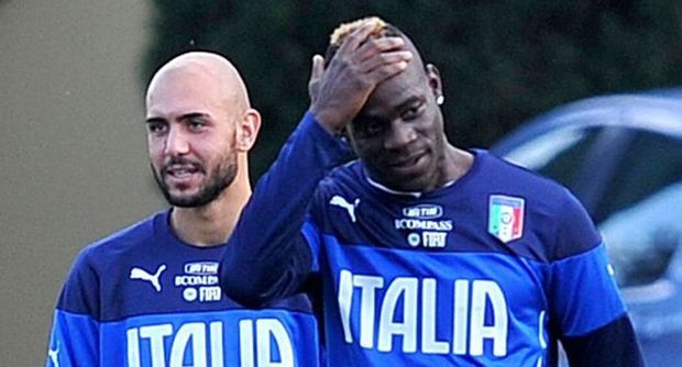 Balotelli jashtë Italisë për ndeshjet play off, shans për Simone Zaza-n