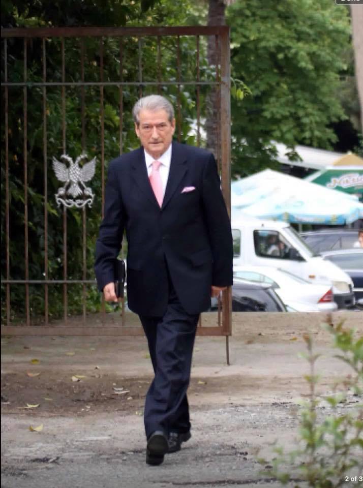 Denoncimi: Miqtë e Taulant Ballës, gjakosën biznesmenin për të marrë tenderin