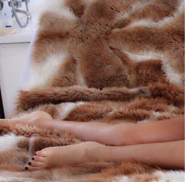 FOTO+18/ Bleona Qereti “çmend” “Instagram”-in me foto nudo