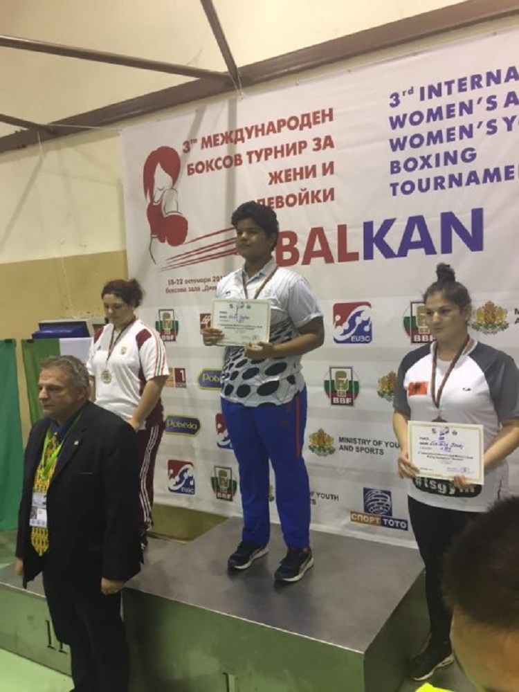 Boksierja Elsidita Selaj ngjitet në podium në Turneun Ballkanik