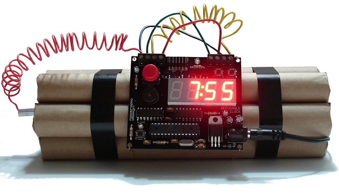 Dyshime për bombë në një dyqan rrobash