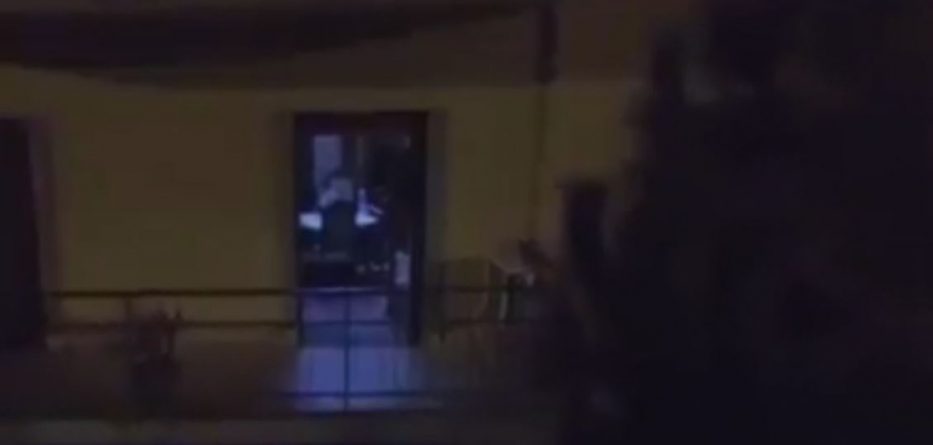 Mafiozi dënon vajzën me vdekje