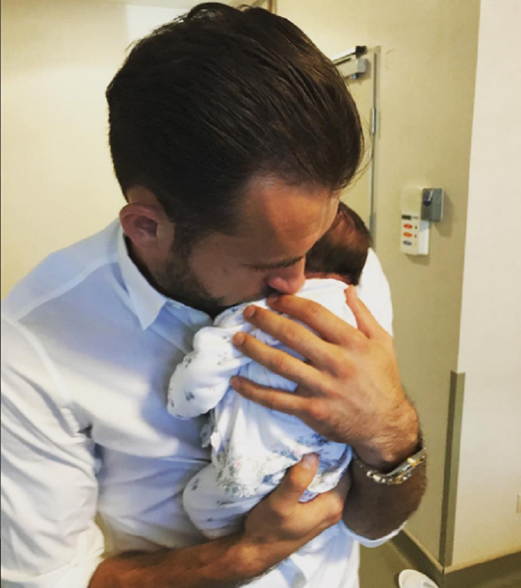 Futbollisti i Kombëtares bëhet baba për herë të parë