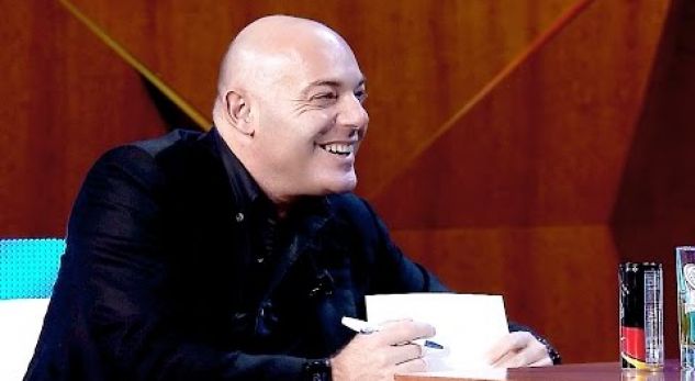 Shtëpia e Blendi Fevziut u mbush me lule dhe zemra, zbulohet arsyeja (FOTO)