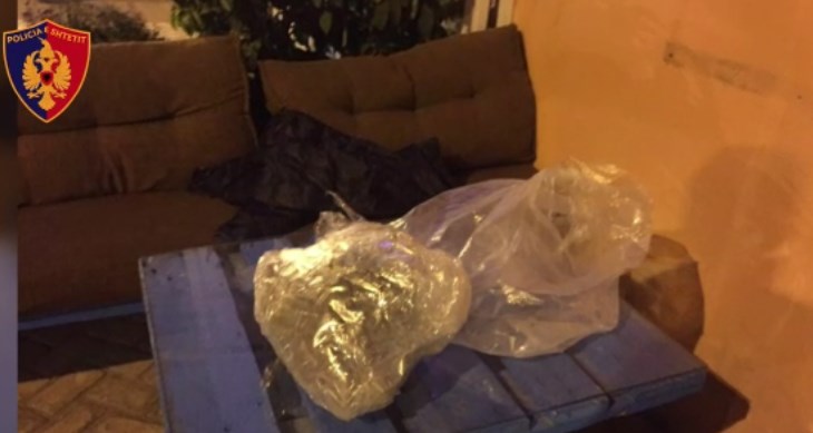 Kapen shpërndarësit e drogës, njëri ushtar profesionist