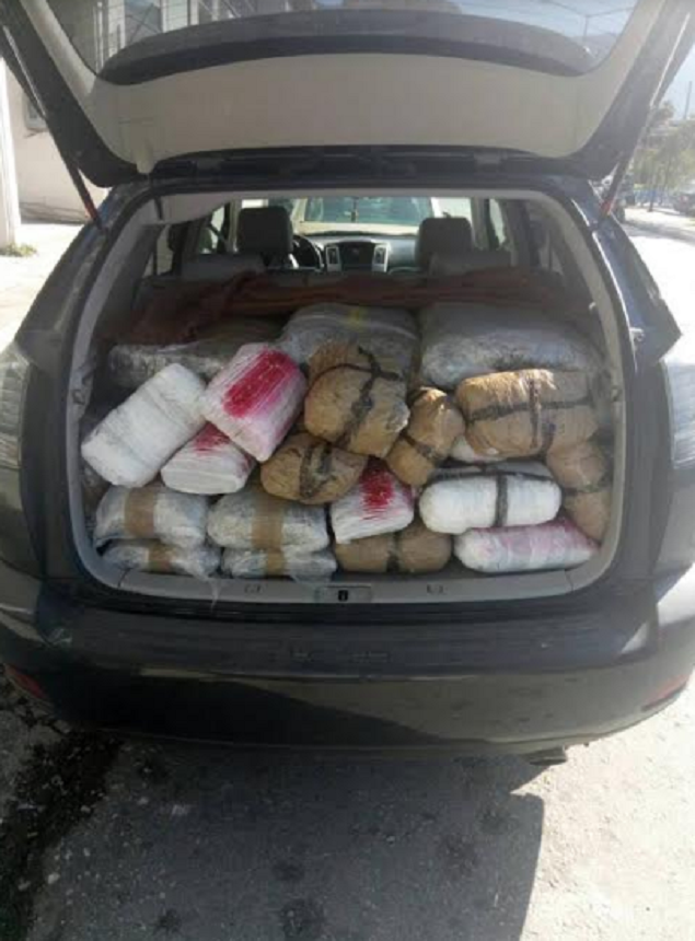 Kapet me 133 kg drogë në automjet, në pranga shqiptari