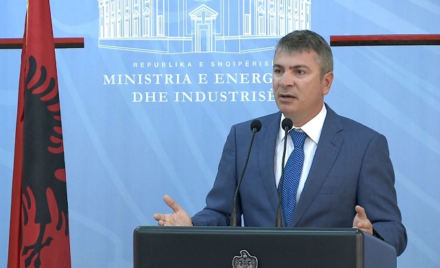 Vidhet shtëpia e nënës së ministrit Gjiknuri, grabitësit largohen me një shumë të madhe parash