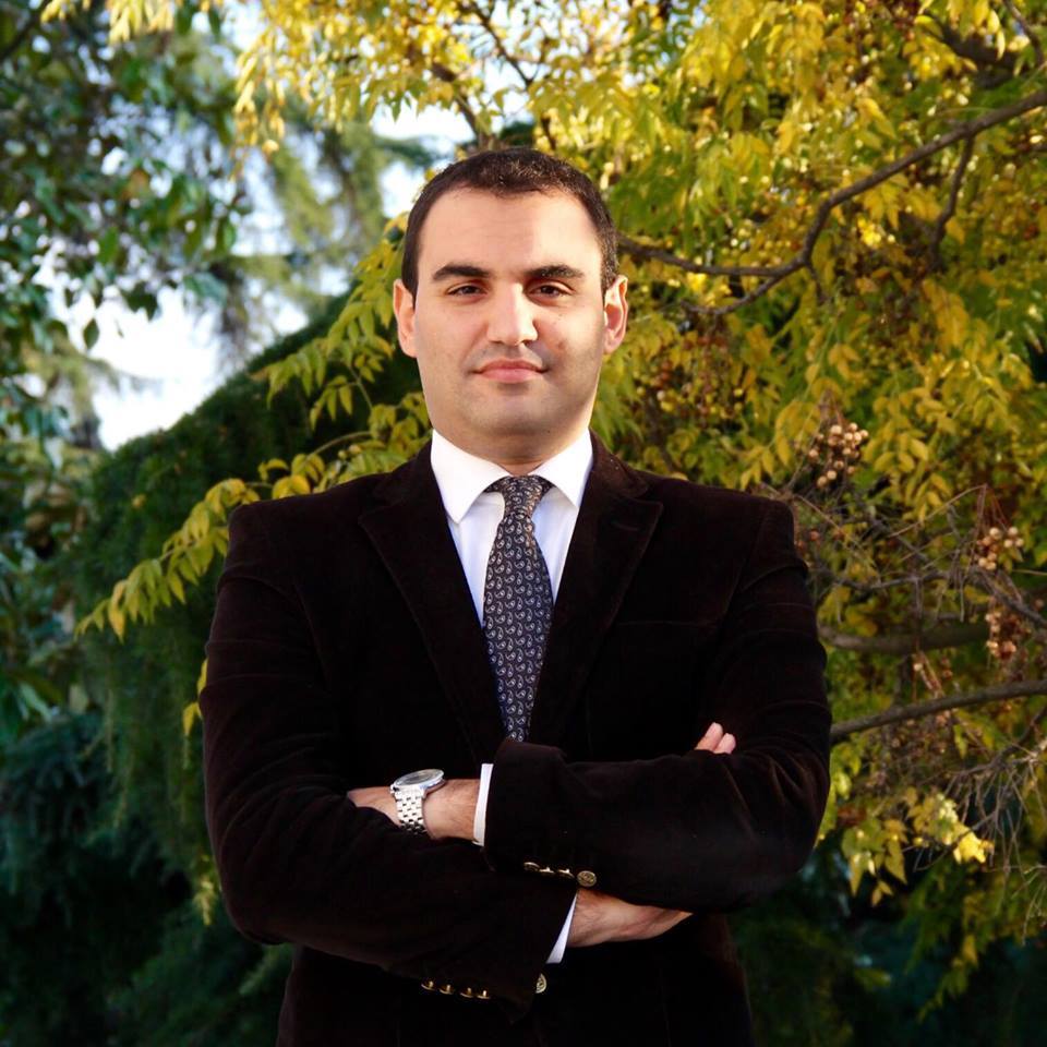 Këlliçi ironizon Tahirin: Më kujtove Elvis Roshin, me letra i pafajshëm, por…