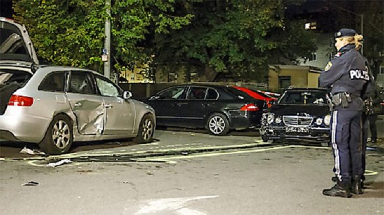 ‘Kush e ka radhën’, shqiptarët sherr të madh me makina