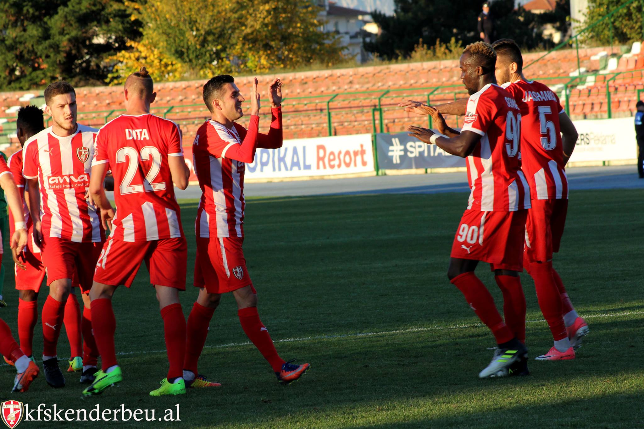 Kompanitë e basteve, i japin një avantazh të lehtë Partizanit të Beogradit