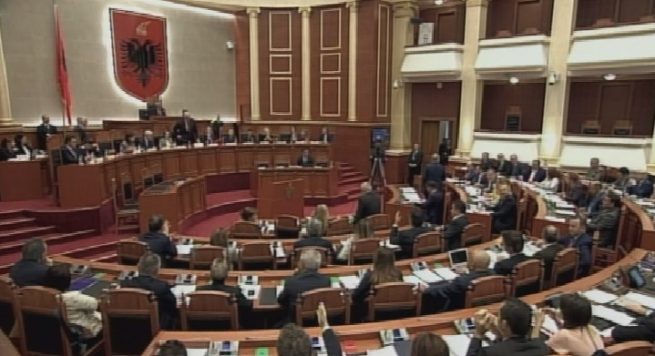 Sot mblidhet sërish Kuvendi