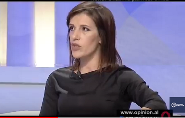 Trondit gazetarja Lala: Italia ka sjellë 4 fashikuj voluminozë për Tahirin (VIDEO)