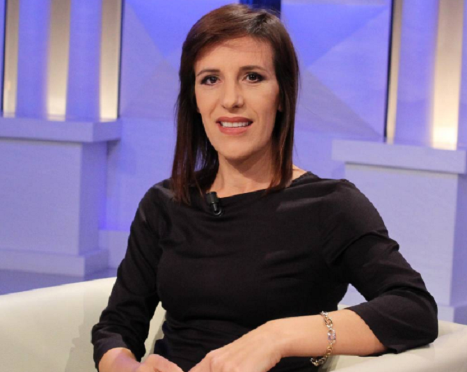 Gazetarja Lala: Deputeti Bledi Çuçi ka fotografuar dëshminë e ish-oficeres (VIDEO)