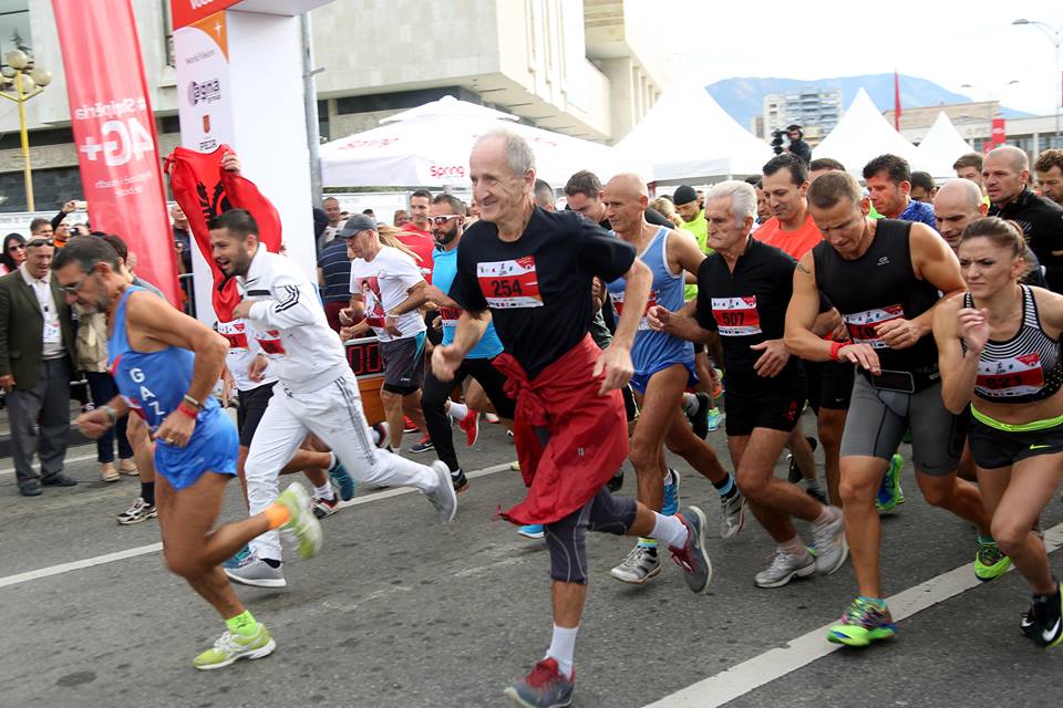 Maratona ‘pushton’ Tiranën, ja rrugët që do të bllokohen