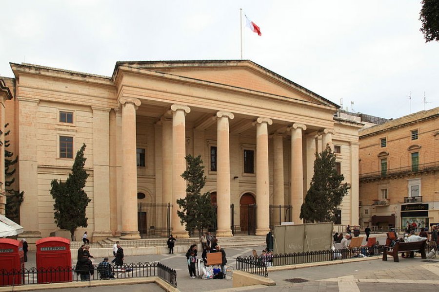 Zbulohet emri i shqiptarit të dytë që grabiti argjendarinë në Maltë