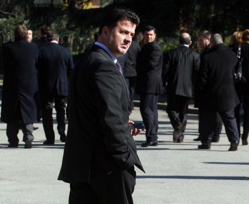 Historia e përjashtimeve të Flamur Nokës nga Kuvendi, përplasjet që e kanë pezulluar nga jeta parlamentare