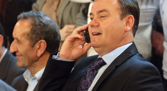 “Parashikoj shumë stuhi në politikën shqiptare”