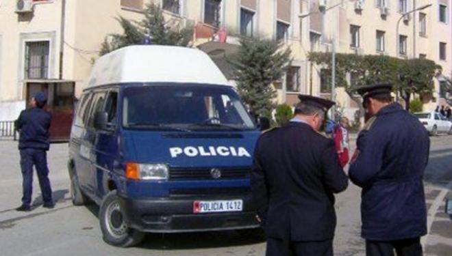 Tre të rinj nga Durrësi në kërkim, rrahën keq një person