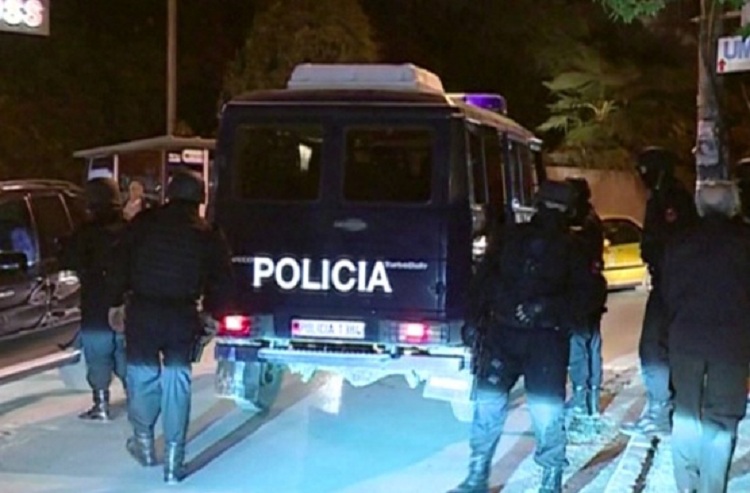 39-vjeçari plagoset me armë në rrethana misterioze