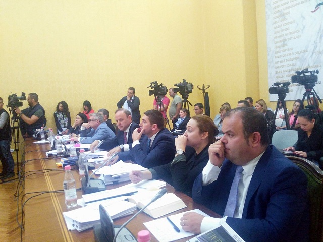 Kush janë tre tropojanët që duan “kokën” e Tahirit dhe lidhja me Shkëlzen e Sali Berishën