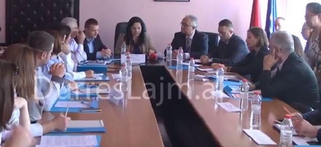 Durrës, Lindita Nushi jep alarmin: Rritet numri i azilantëve me dokumenta fallco në Port (VIDEO)