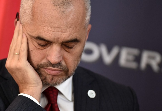 “Ju doni litarin në fyt, e keni kthyer Parlamentin në bordello”, Rama iu kthehet qytetarëve