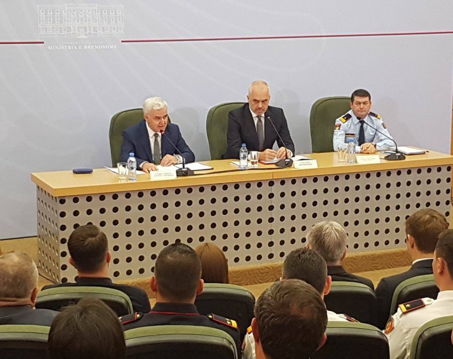 Ku është ‘zhdukur’ kryepolici? Rama me policët, por nuk duket Haki Çako