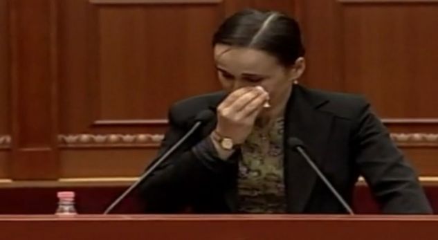 Rigerta Loku i ka qarë edhe ish-deputetit të Durrësit! (VIDEO)