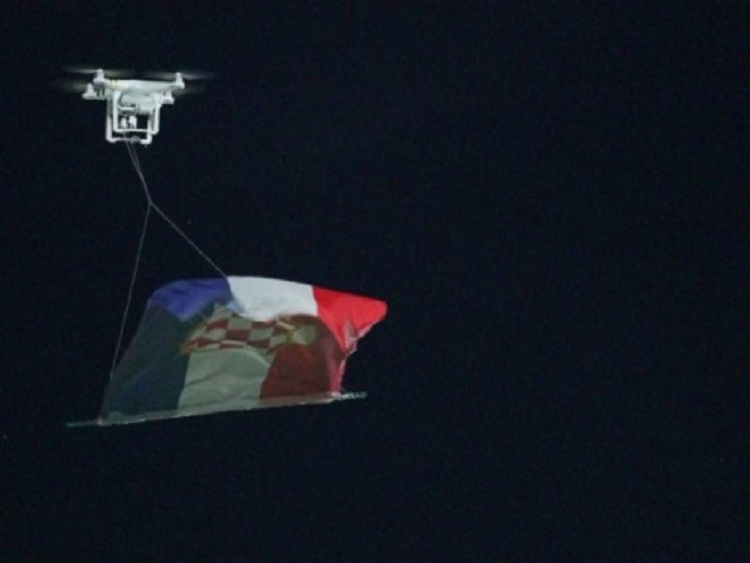 “Skenar shqiptar” në Bosnjë, tifozët e Mostarit imitojnë Ballist Morinën